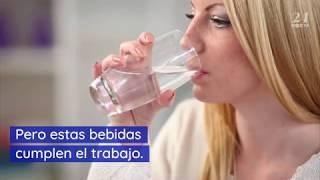 4 bebidas que te hidratan más que el agua