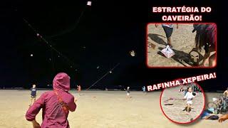 Ela Subiu o Caveirão Foguete no Combate de Pipas Noturno na Praia e a Rafinha Xepou!