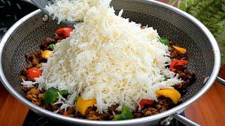 Cooking the rice and meat in an amazing and easy way!  So Delicious 