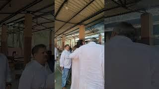 Raj Babbar at Manoj Kumar funeral antim sanskar | Raj babbar talking with Manoj kumar son️
