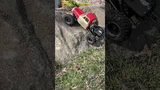 Element sendero 1/10, vertical climb. No problem. #rc #4x4 #rccrawler #paintjob #crawler #rcfacts 