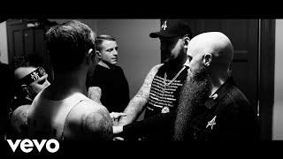 Atreyu feat. M. Shadows & Aaron Gillespie - Super Hero