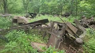 Exploring a Junkyard Forgotten by Time !!!