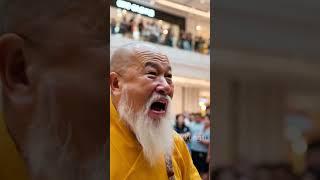 The two bullies angered the Shaolin Monk.They suffered a great loss. #kungfu #wushufight #fighting