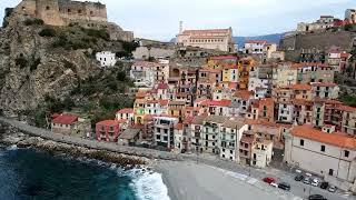 Scilla (Reggio Calabria) vista dal drone.