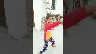 #Ranu bambay ki ranu#dance #youtubeshorts #funny #danceshort #वायरलsong