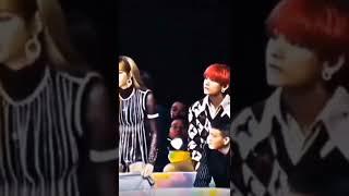 are u faling in love #taelisa #taelice #lisa #taehyung #blackpink #bts