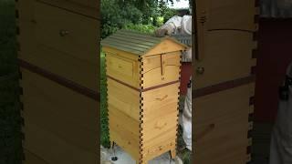 Flow Hive box review #beekeeper #beekeeping #bees #beehive #honey #flowhive