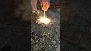 How To Get Lots of Sparks Off A FerroRod #survival #fire #camping #bushcraft