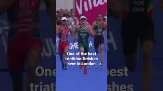 A sprint finish in a triathlon is just too good #triathlon #wts #worldchampionship #brownlee