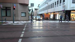 Bonnorange verstreute weißes Pulver auf Bürgersteig in Bonn-Beuel-Mitte am 14.10.22