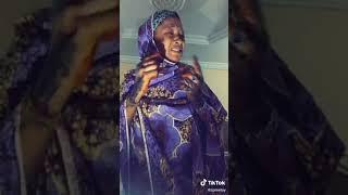 Matannan kana zaune zasu bika