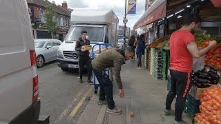 WILLESDEN, Willesden Green Station – Walm Lane – High Road, on Saturday / London NW10 – N063 [4K]