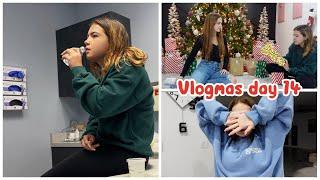 She doesn't like the present  | VLOGMAS DAY 14