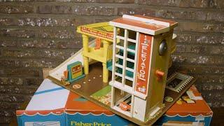 Vintage Fisher Price set 930 the garage with the original box!