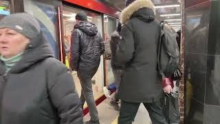 Станция #метро Каховская я из неё вышел и снова зашёл Через переход на станцию метро Севастопольская