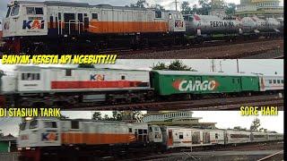 HUNTING KERETA API LALU LALANG DI STASIUN TARIK SORE.