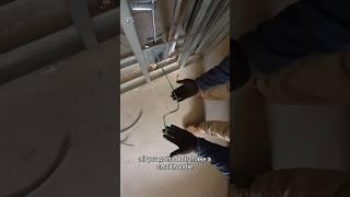 Quick Tip when dealing with MC Cable ️️ Instagram @ _ksparky  #electrician #sparky