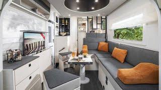 7,99m WOHNMOBIL FÜR ÄLTERE PAARE MIT XXL LOUNGE WOHNZIMMER  Challenger Graphite Ultimate 2025 240