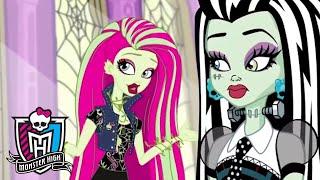 Monster High™  Venus McFlytrap's Pollen Persuasion!  Cartoons for Kids