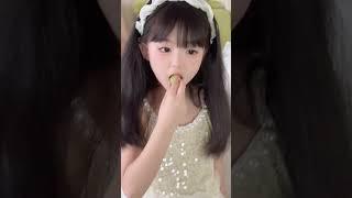 gadis imut lagi makan.#imut #cute #hair #makeup #china