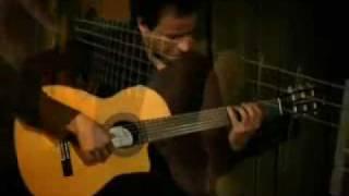 Guitariste Arpèges Très Très Rapide Incroyable !!!!