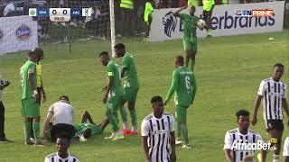 Chaos at Wadzanai StadiumHighlanders players dispute the decision #GetThePicture #Zimbabwe