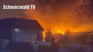  Großbrand in Lörrach: Lagerhalle brennt lichterloh - Feuerwehr im Einsatz [29.12.2024]