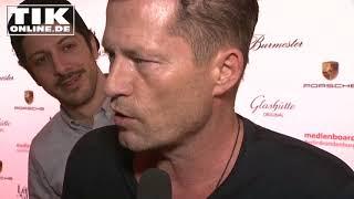 Tatort roter Teppich: Til Schweiger schlägt Fahri Yardim!