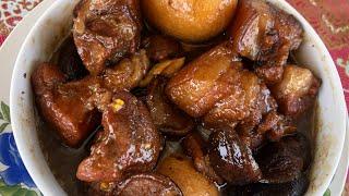 របៀបខសាច់ជ្រូកអោយឆ្ងាញ់ -Caramelized Pork and Eggs Recipe