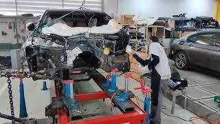 Reparatur eines BMW 730L d  auf der Celette Richtbank mit BMW Richtsatz