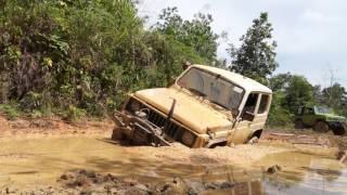 Offroad rescue in the jungle of Borneo - Balikpapan - Indonesia