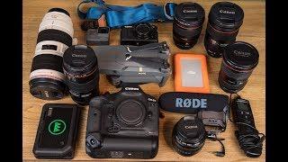 What's In My CAMERA BAG?!