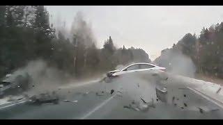 Extreme Car Crashes Compilation 2017