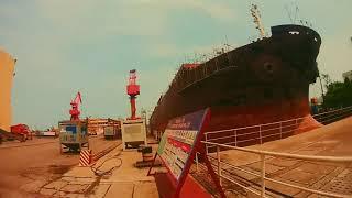 Visiting Big Ship in Drydock