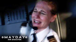 Falling Out Of The Sky At 450 Kilometers Per Hour | United Airlines 585 | Mayday: Air Disaster