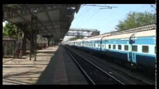 12926 PASCHIM EXPRESS WITH WCAM2P 21880 AT 105KPH