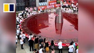 Hundreds of diners in China enjoy ‘world’s largest spicy hotpot’
