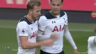 Harry Kane and Déle alli handshake celebration