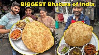 Rs 70 only me India ka sabse Badi Bhature Chole ki Plate  Can you eat this alone 