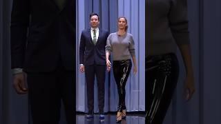 Gisele bündchen Teaching Jimmy Fallon how to walk like a supermodel #giselebündchen #jimmyfallon