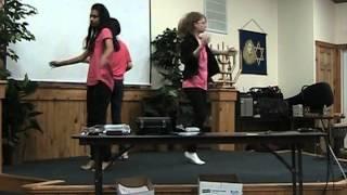 Messianic Jewish Praise Dance from Camp Shoshanah - Katoni