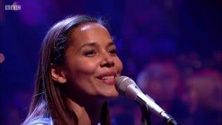 Rhiannon Giddens - Up Above My Head [HD] Jools' Annual Hootenanny 2015/16