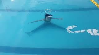 Underwater body control is amazing. YOGA dưới nước #Yogayenneo #neoyenpham