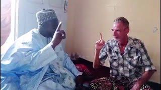 Conversion à l'islam d'un Allemand par Cheikh Baye Modou Wilane.