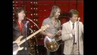 Dick Clark Interviews Player - American Bandstand 1982