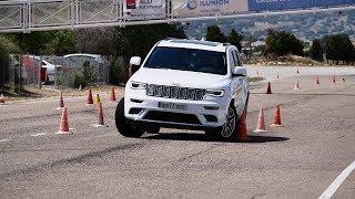 Jeep Grand Cherokee 2017 - Maniobra de esquiva (moose test) y eslalon | km77.com