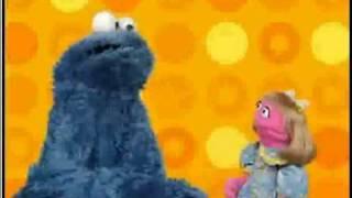 Play With Me Sesame: Cookie Monster and Prairie Dawn Bake Make-Believe Cookies