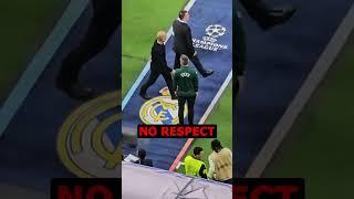 Why guardiola stepped on madrid badge#shorts #pepguardiola #footballbadge