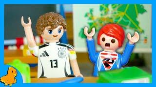 Playmobil Familie Vogel: THOMAS MÜLLER IM UNTERRICHT?!Nationalmannschaft geht zur Schule!EM 2024